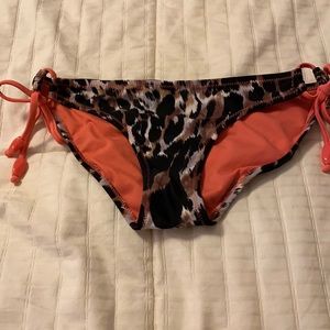 Leopard bikini bottoms 🌸3 for $15